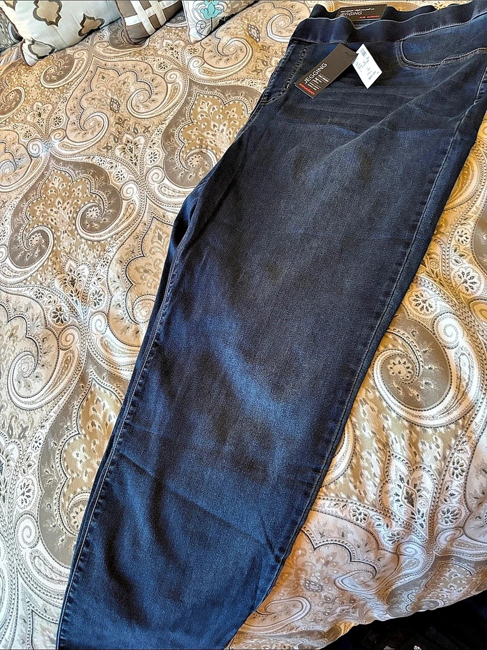 AVENUE denim Jegging High Rise Pull-On Jeggings Waist 32 NWT